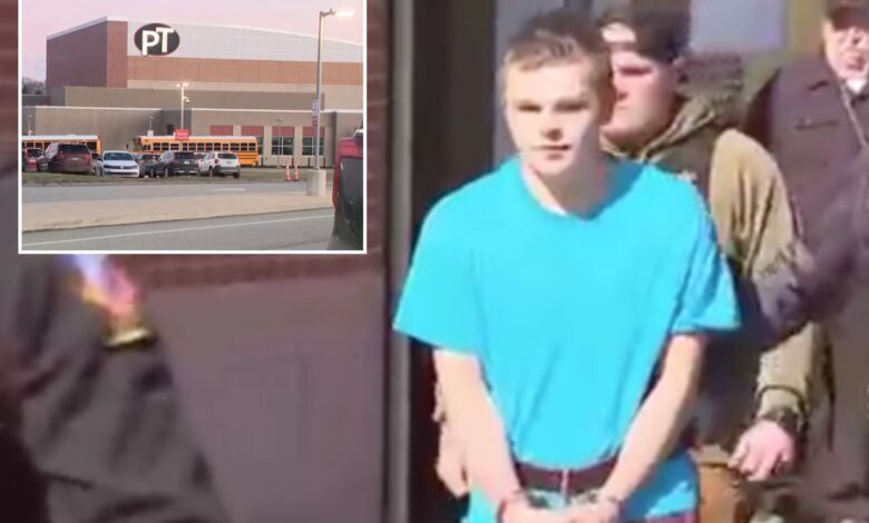 Средњошколац из Пенсилваније Зацхариах Абрахам Меиерс оптужен за вођење „великог“ лова на сом, шему сексуалне изнуде усмјерене на 21 малољетника Средњошколац из Пенсилваније Зацхариах Абрахам Меиерс оптужен за вођење „великог“ лова на сом, шему сексуалне изнуде усмјерене на 21 малољетника