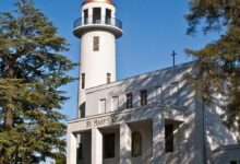 Језиве белешке пронађене након што је нападач покушао да упадне у католичку школску мису